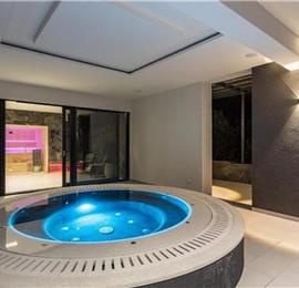 3 bedroom villa with infinity pool in Opatija, sleeps 6